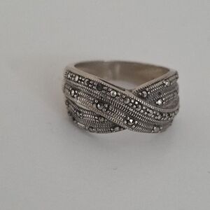 Elegant Silver Women's Ring